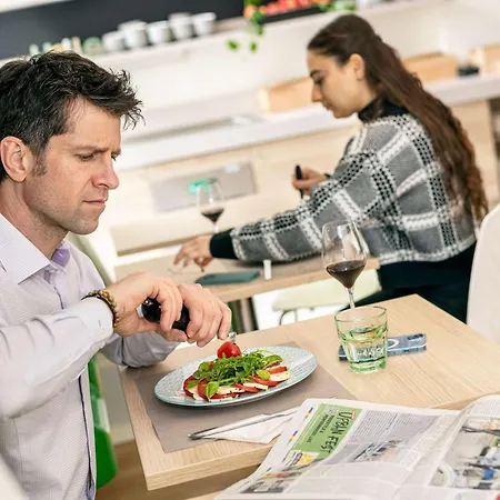 Ibis Styles Stade De La Meinau 호텔